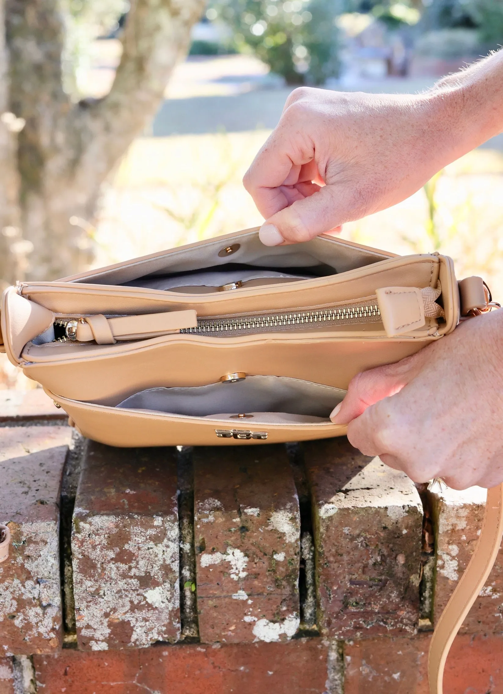 Bethany Crossbody • Tan