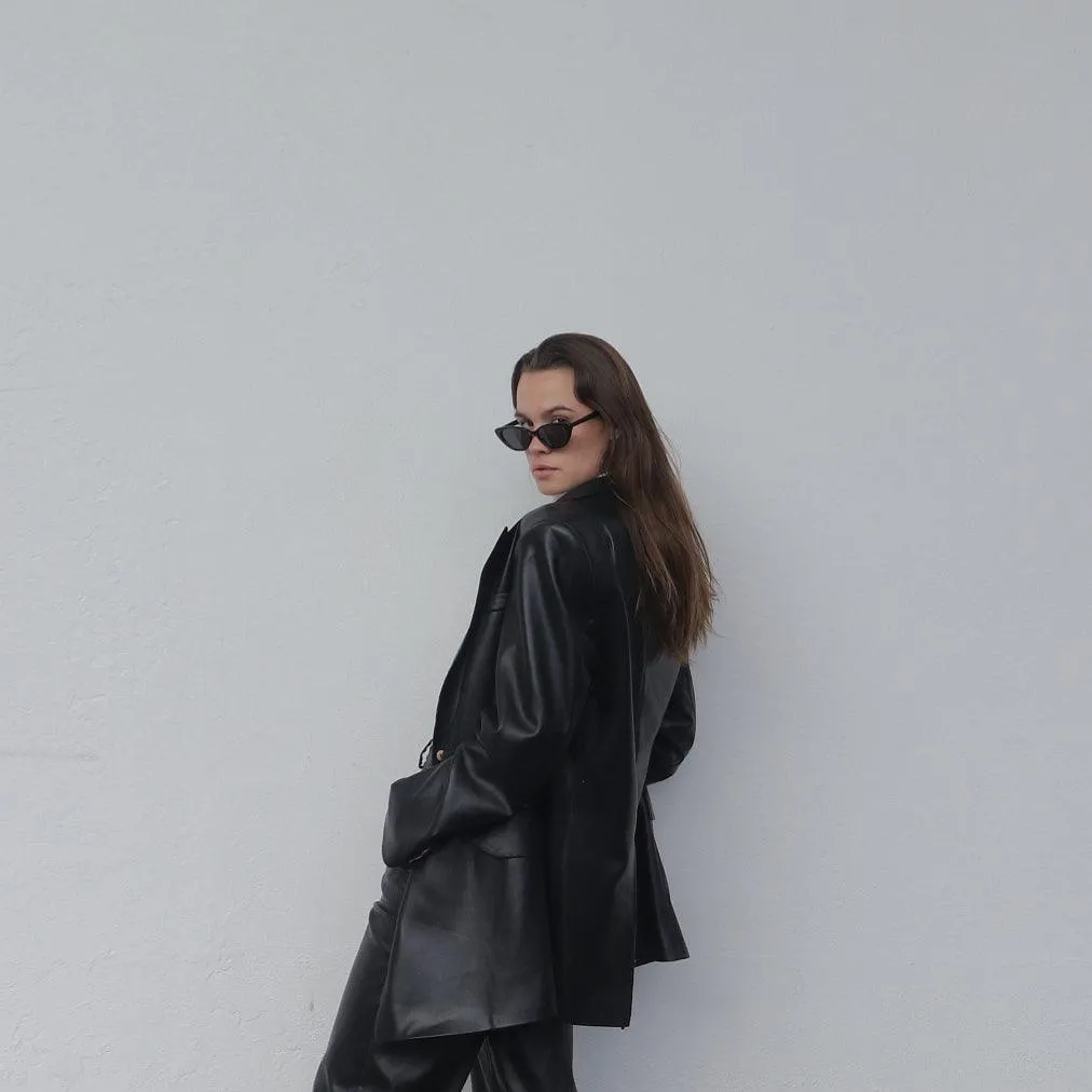 By charley- Juno (black)
