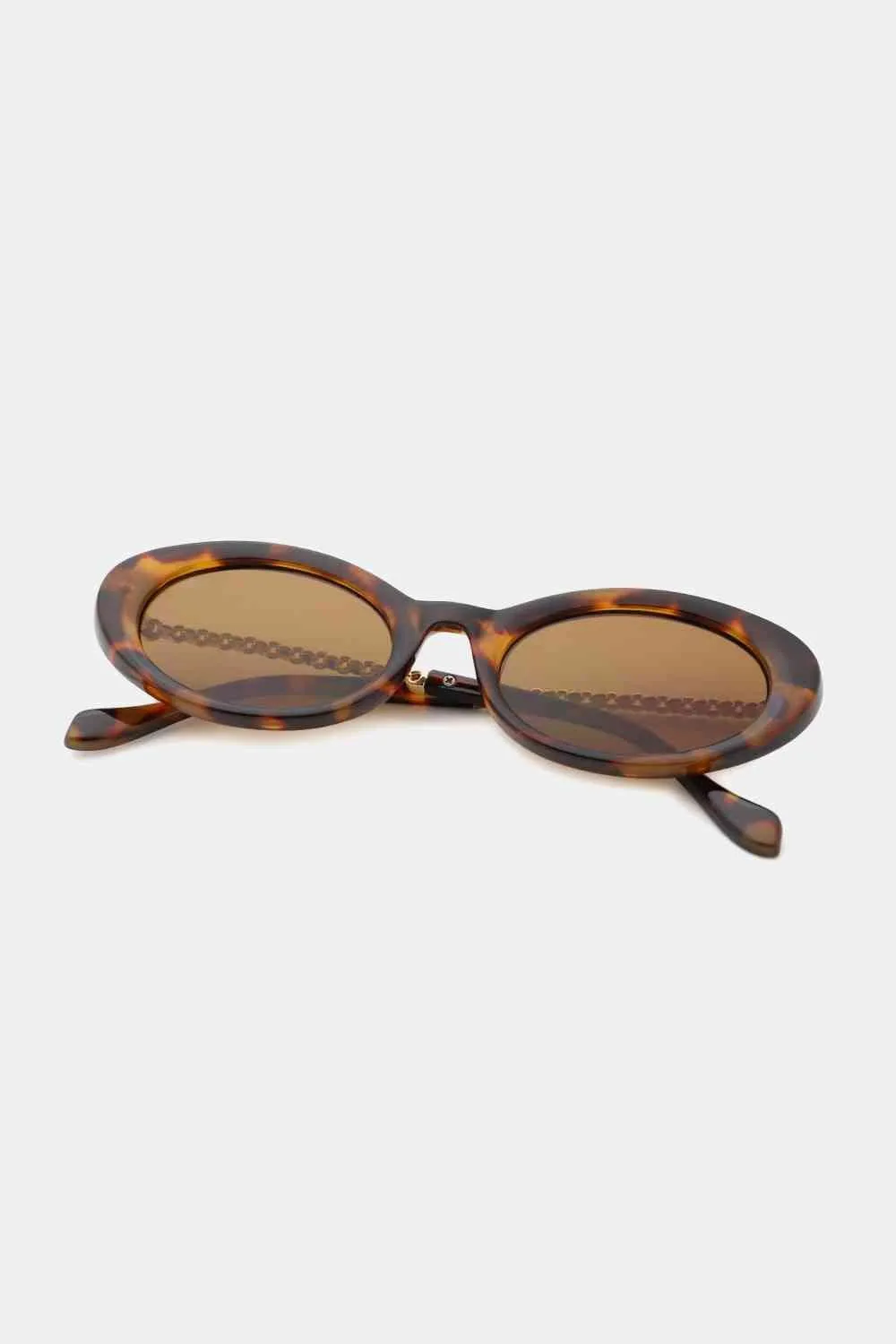 Chic Polycarbonate Cat-Eye Sunglasses with UV Protection