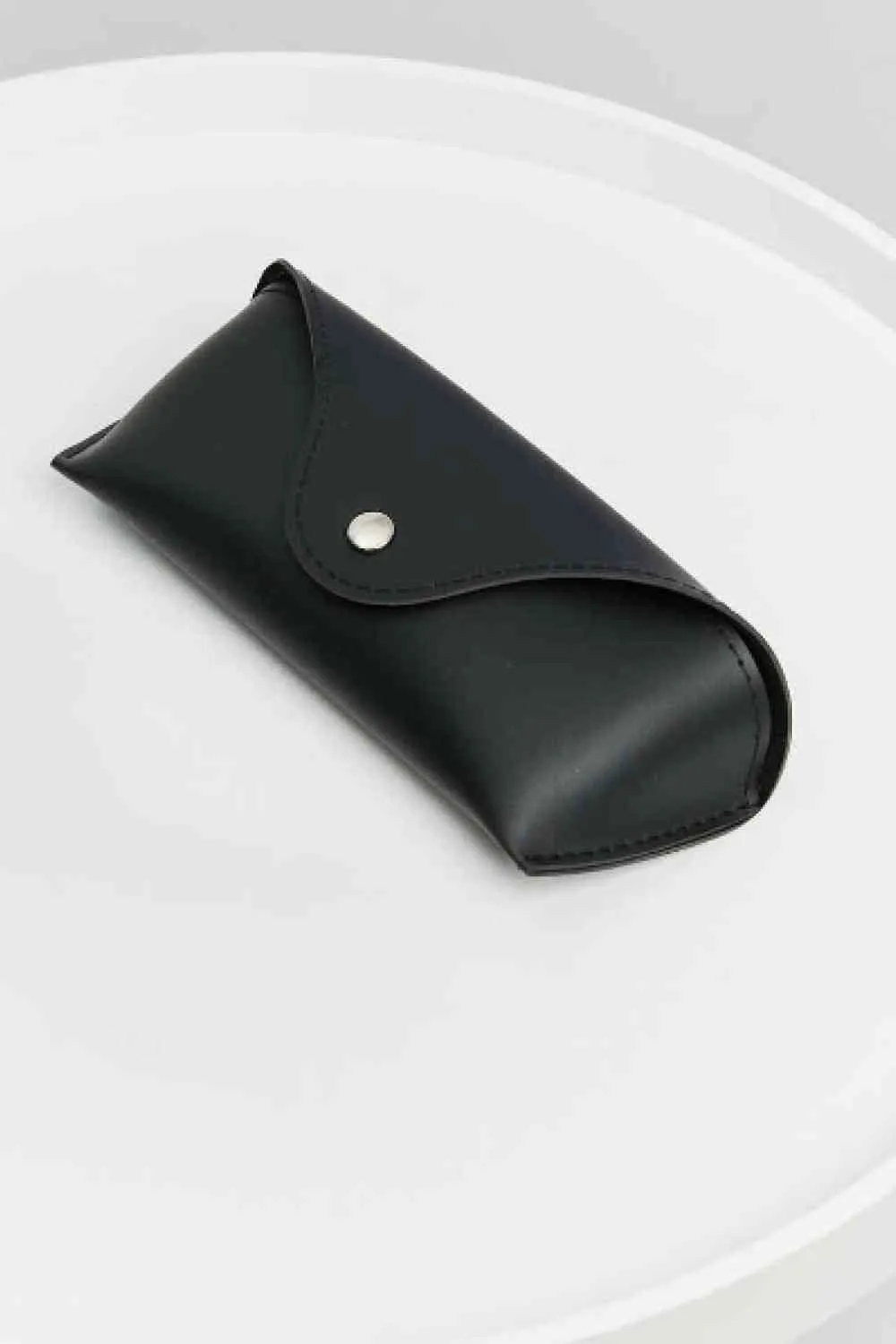 Chic Polycarbonate Cat-Eye Sunglasses with UV Protection