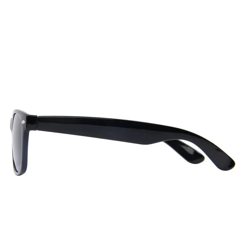 Classic Retro Polarized Sunglasses / UV400 Protection Rivet Shades