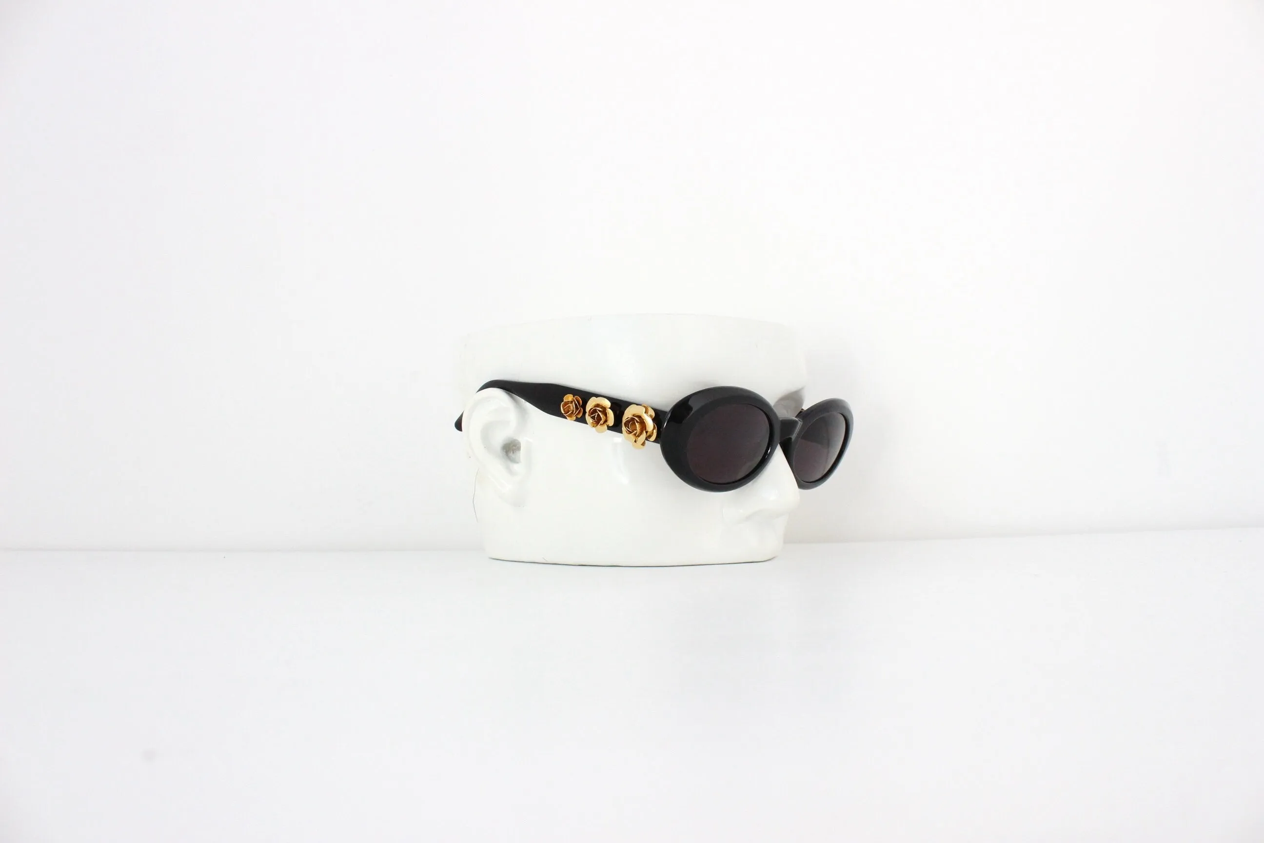 Collectible 80s GIANNI VERSACE Oval EyeSunglasses w/ Gold Roses