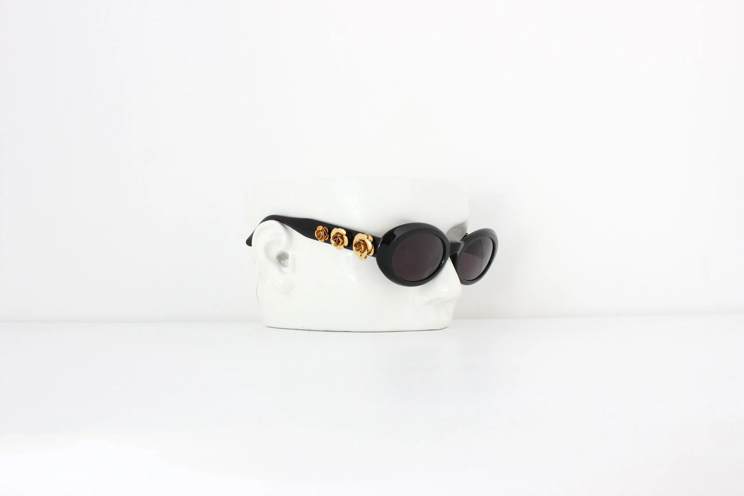 Collectible 80s GIANNI VERSACE Oval EyeSunglasses w/ Gold Roses