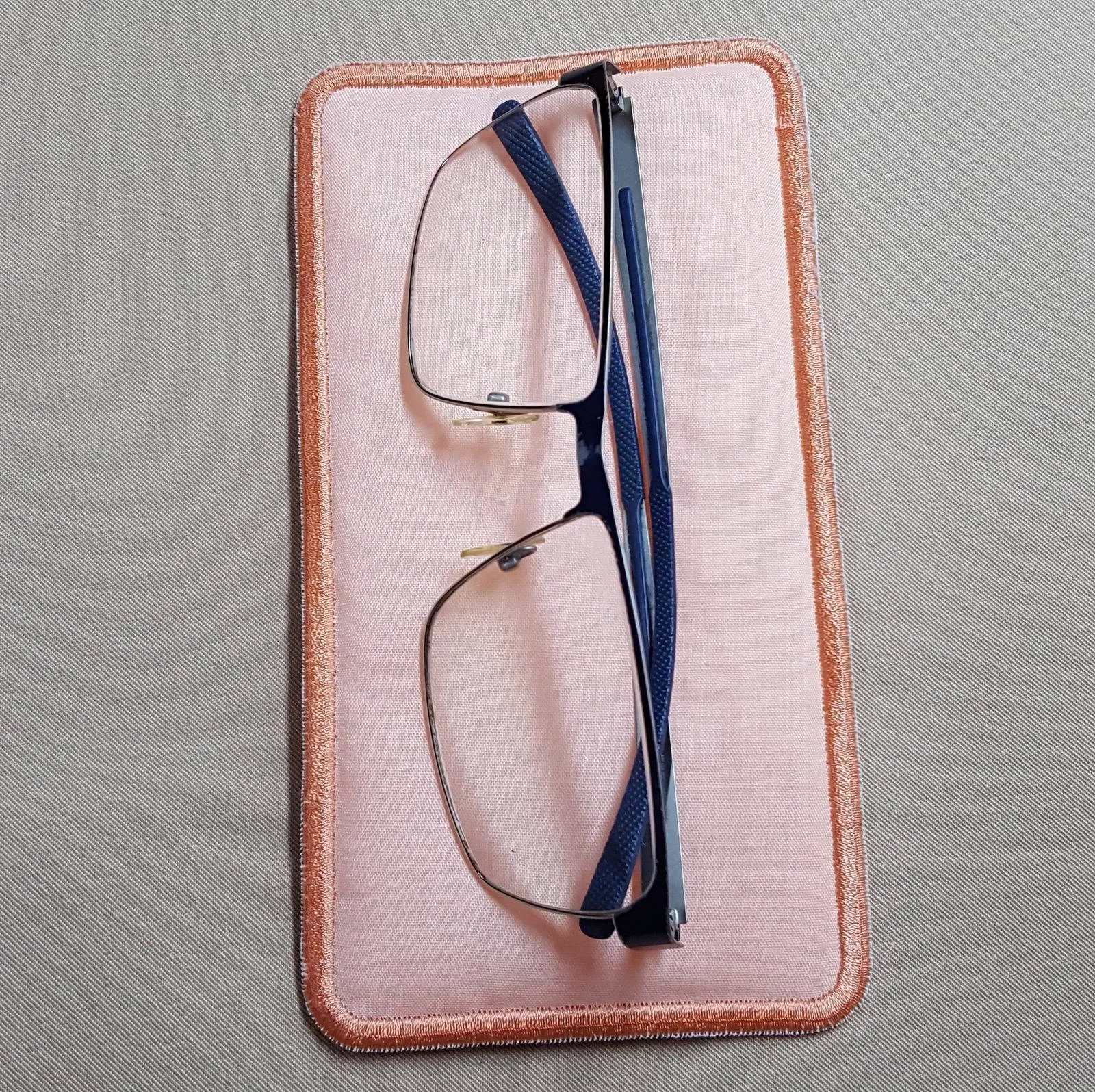 Delicate Fall Eyeglass Cases