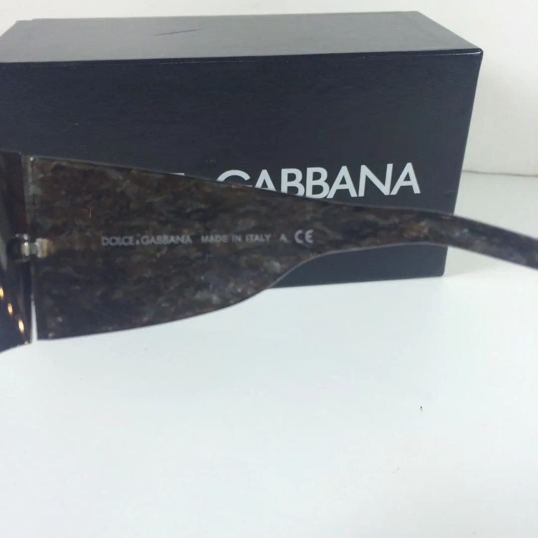 DOLCE & GABBANA Sunglasses with Hidden Frame and Marble Temples