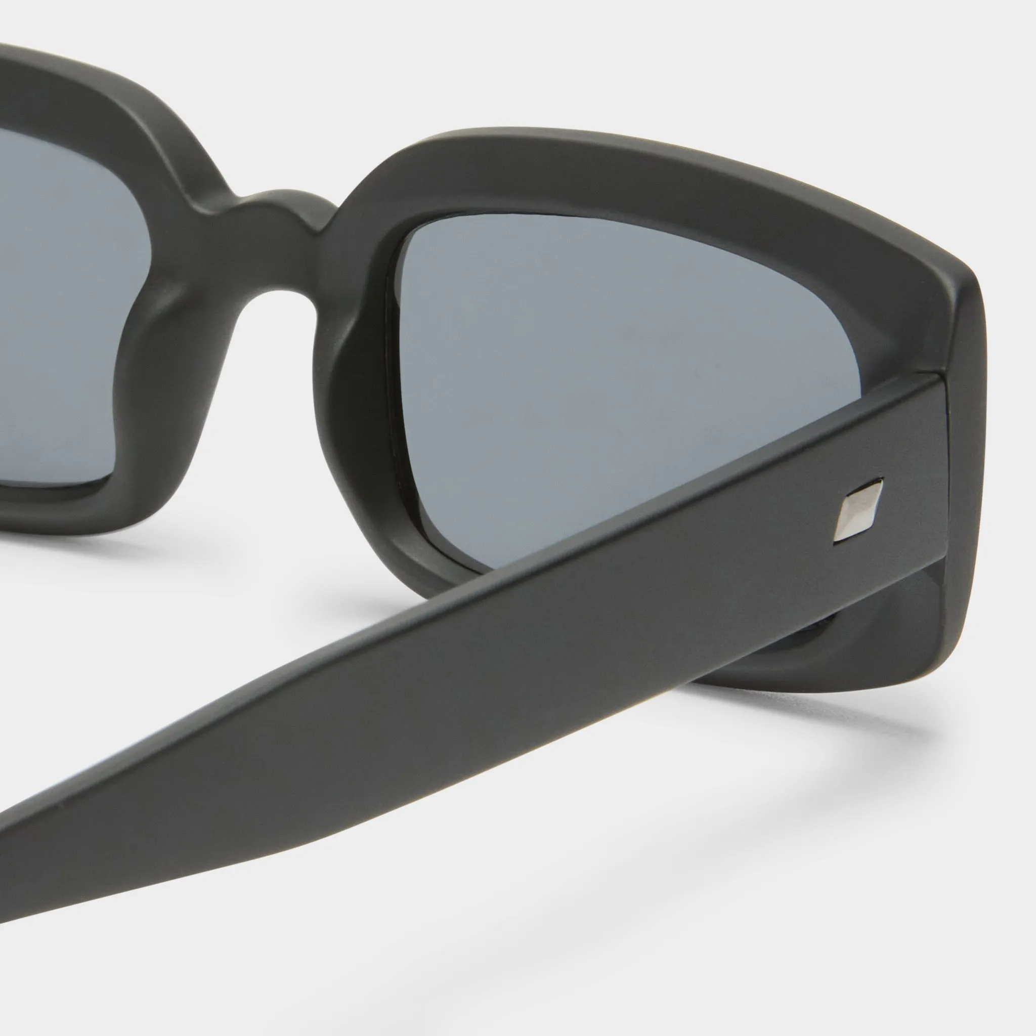 DYNAMITE | MATTE BLACK SMOKE MONO