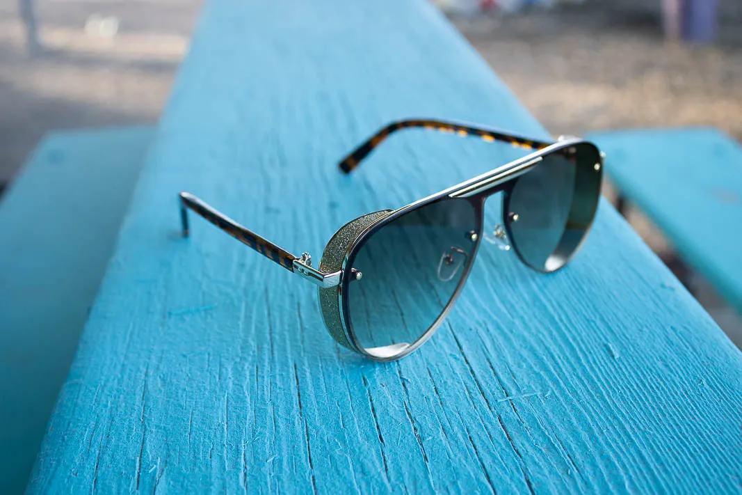 Earhart Iconic Pilot Style Sunglasses