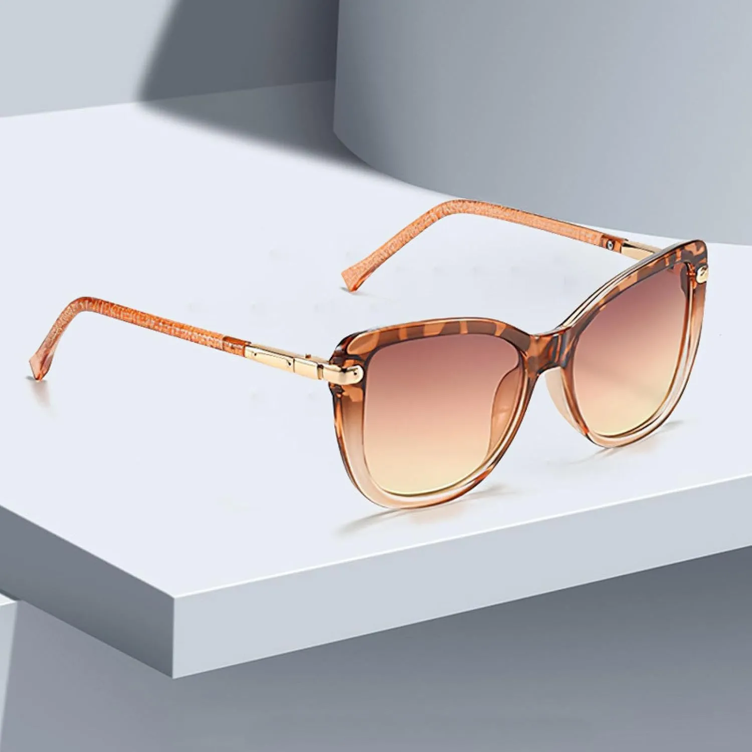 Fashion Sunglasses for Women Leopard Print Frame Golden Metal Women Glasses