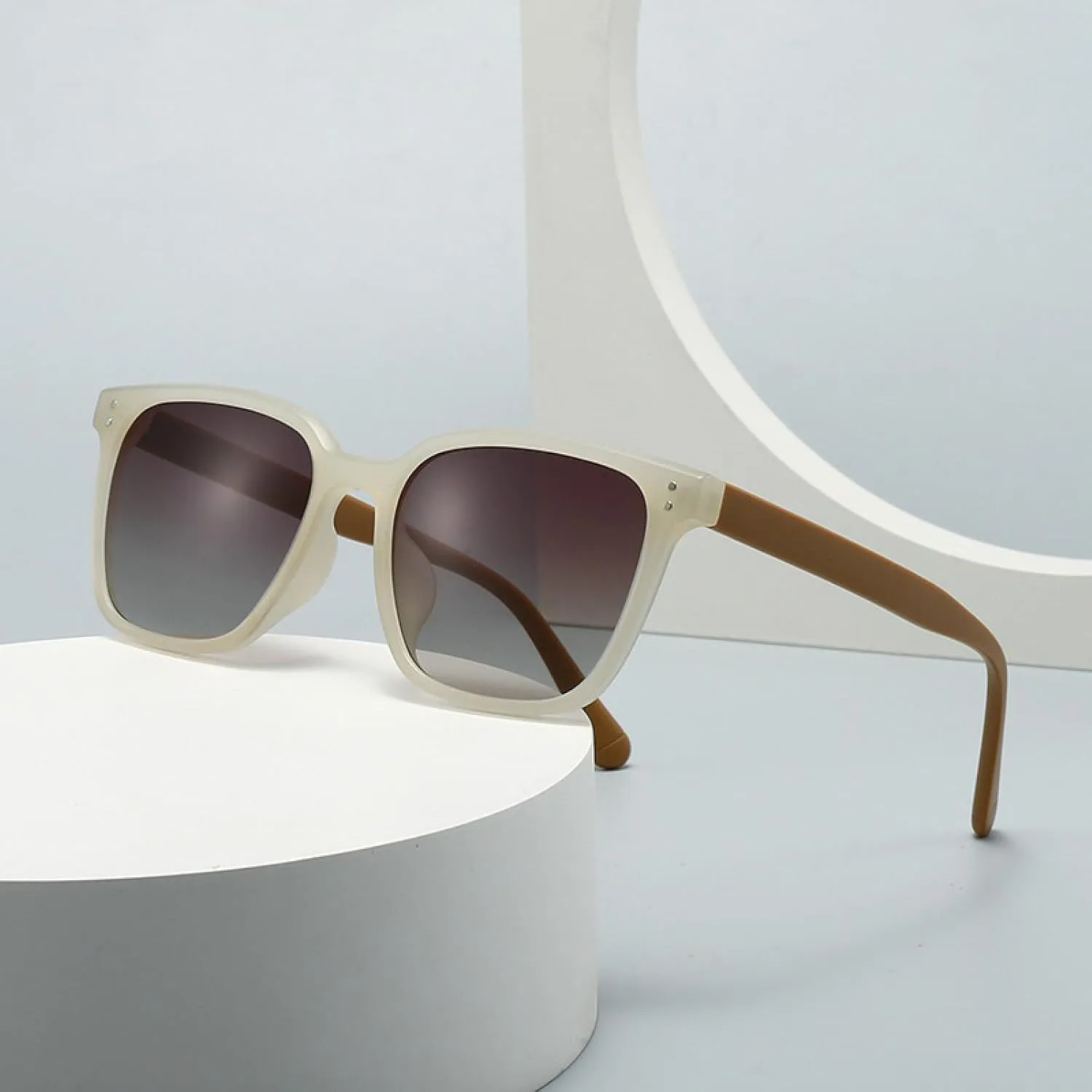 Fashion Sunglasses Women Shades Uv400 Retro Rivets Men Trending Yellow Green Sun Glasses Shades Uv400
