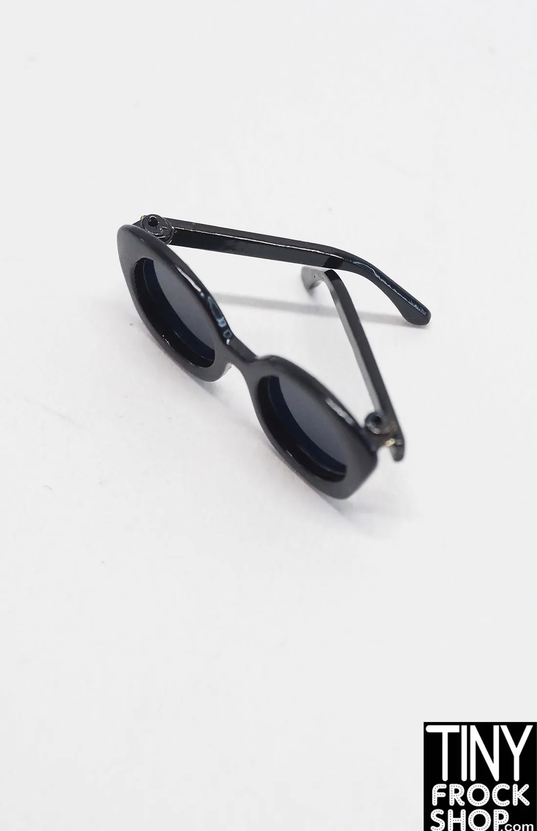 Integrity Mad For Milan Poppy Parker Black Folding Sunglasses
