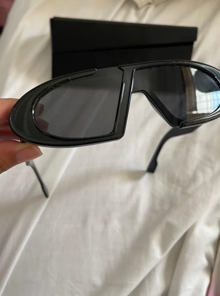 <b> DIOR </b> <br>Oblique Oval Acetate Sunglasses