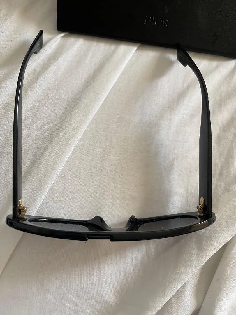<b> DIOR </b> <br>Oblique Oval Acetate Sunglasses