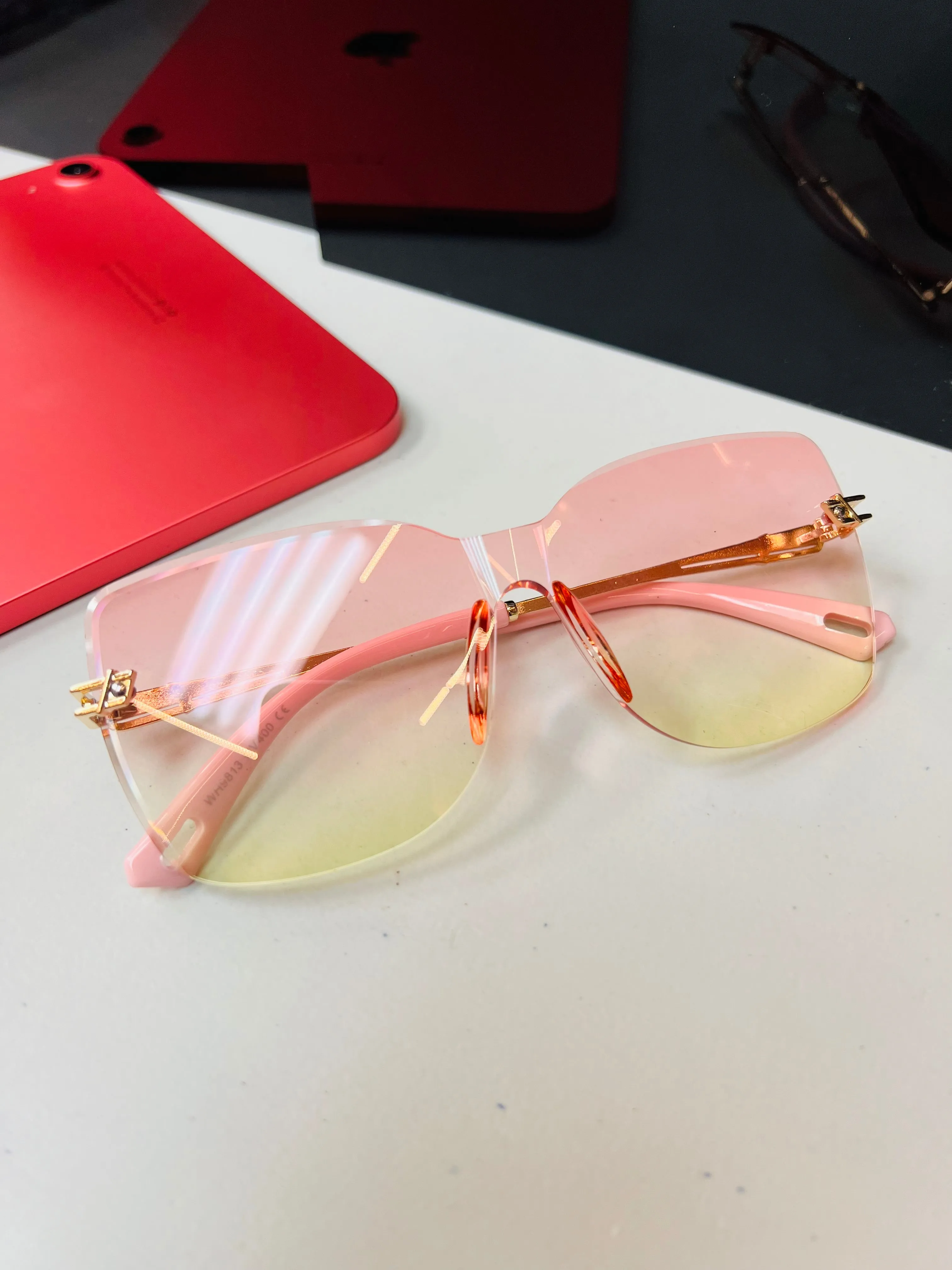 Luxury UV Protection Designer Sunglasses - Stylish Shades for Every Occasion