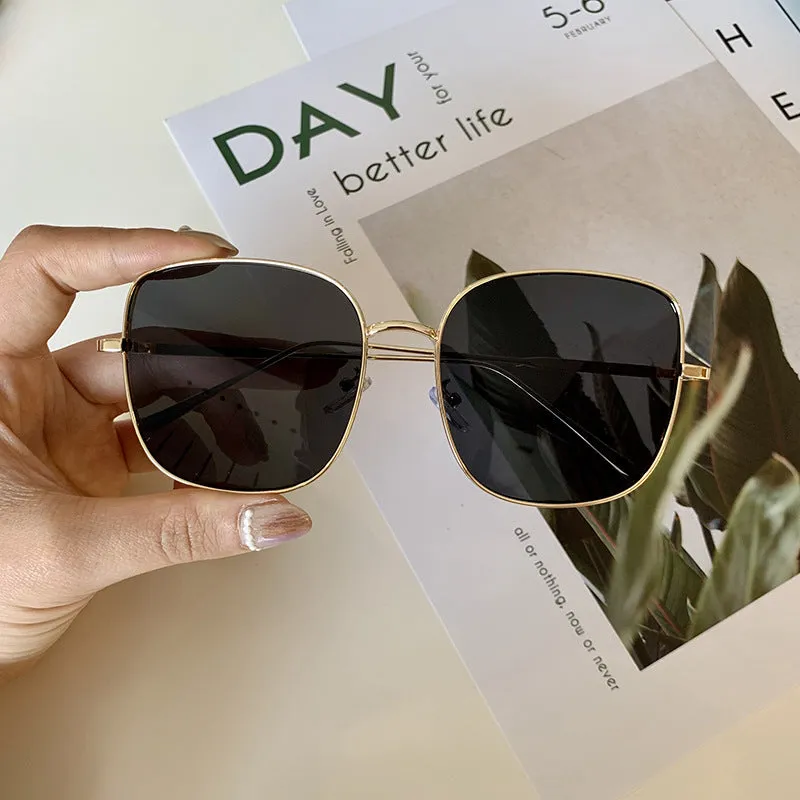Metal Frame Sunglasses with PC Lenses Timeless Style & Superior Clarity