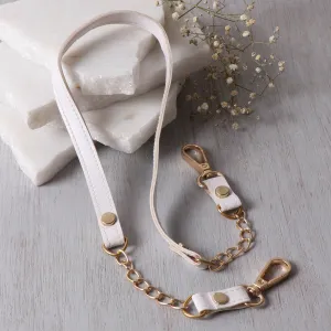 METALLIC GOLD-TONED CHAIN-LINK & WHITE LEATHER MASK CHAIN OR SUNGLASS CHAIN