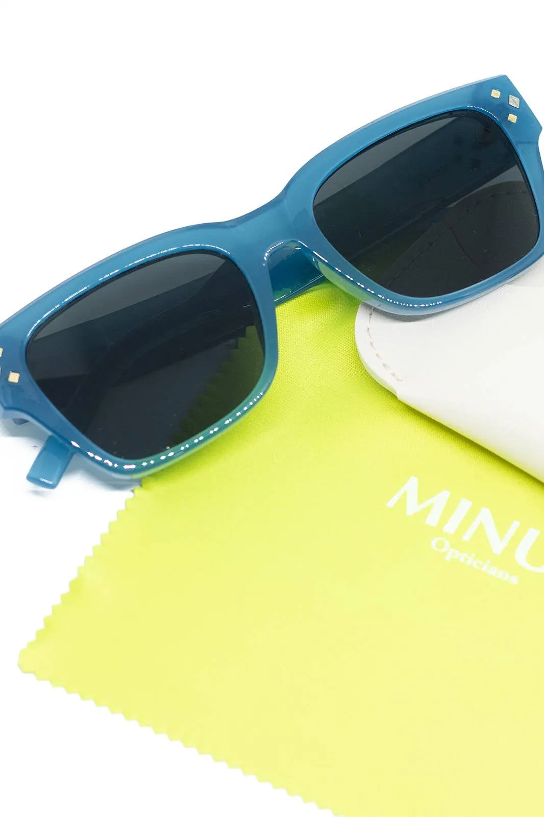 MINUE: Levy Betta Sunglasses