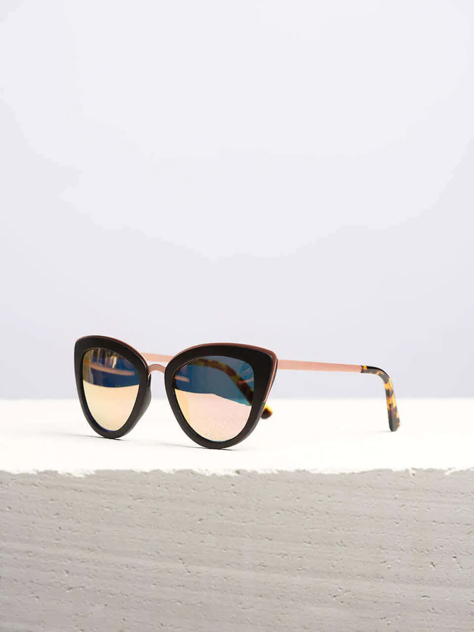 New York Fling - Wooden Sunglasses for Women