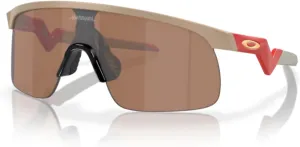 Oakley Kids Resistor OJ9010 Shield Junior Sunglasses for Boys   BUNDLE Accessory Leash   Designer iWear Kit