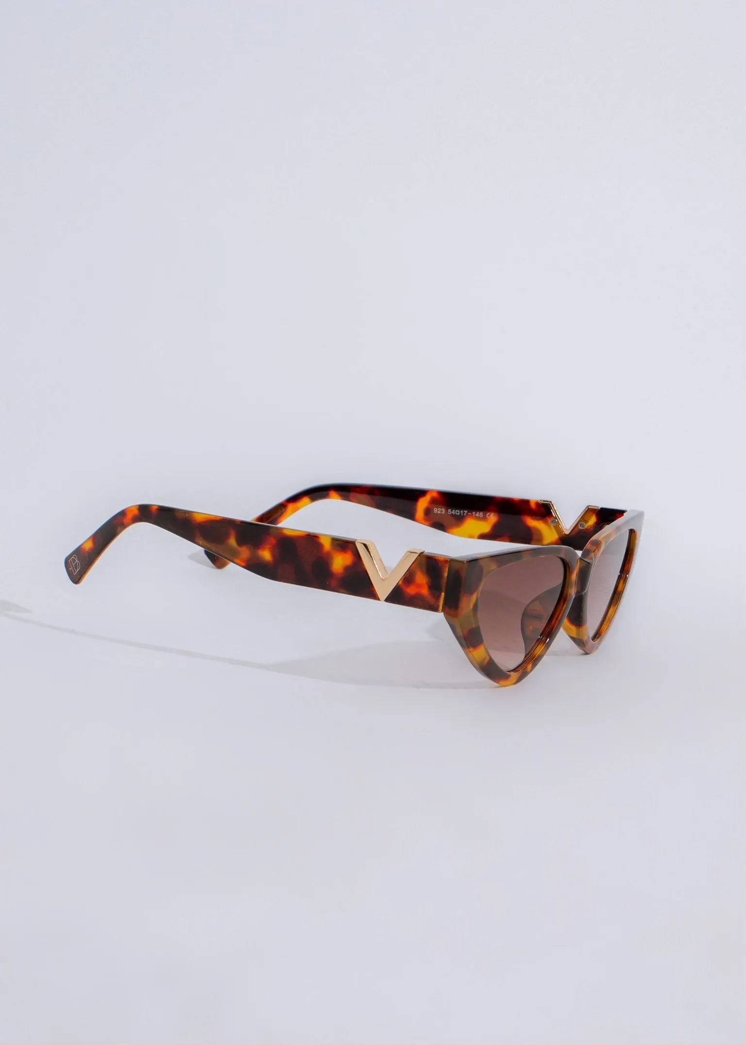 Only Me Sunglasses Oval Brown