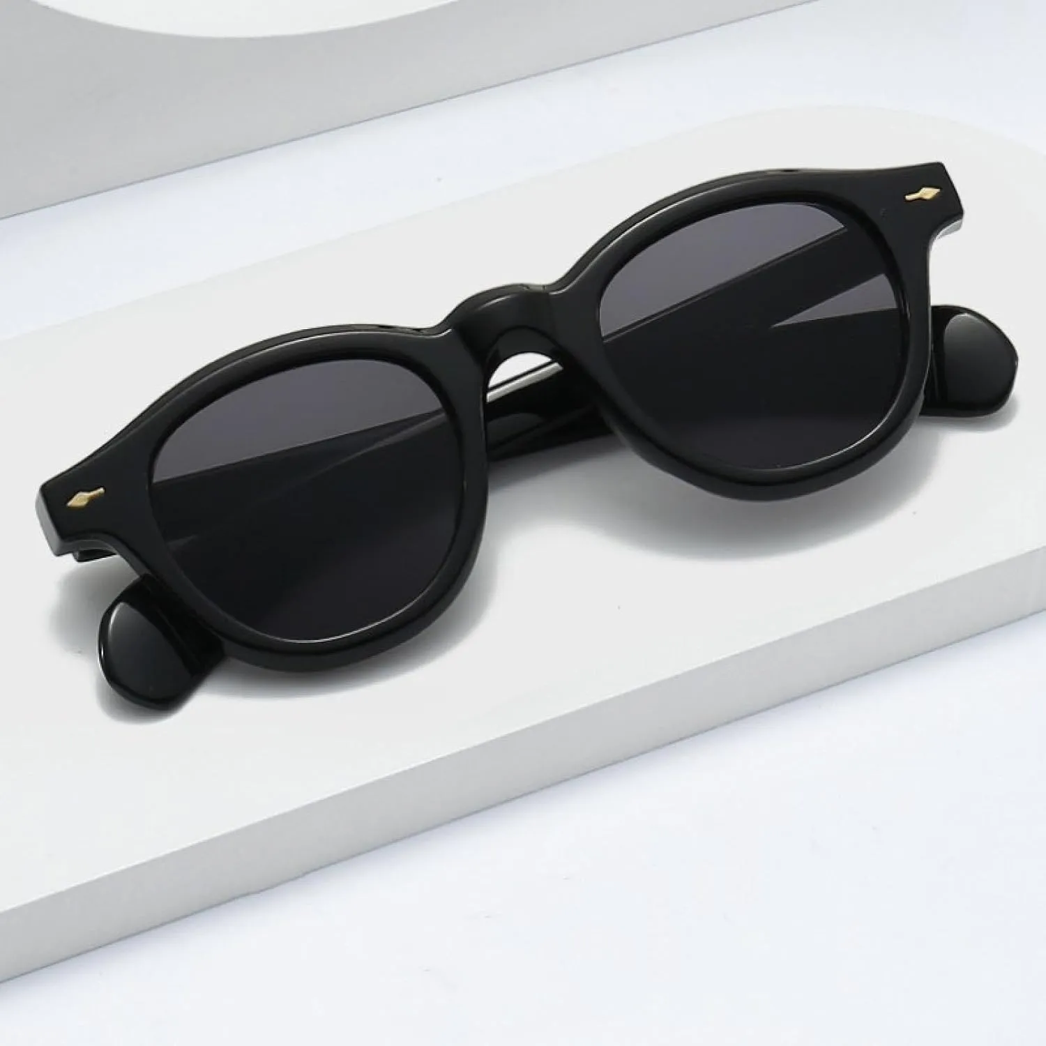 Retro Men Round Sunglasses for Women Vintage Rivet Small Frame Uv400