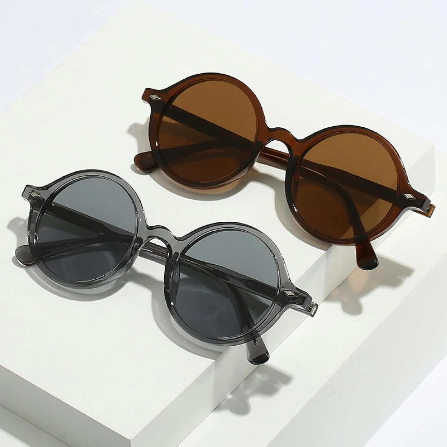 Round Women Sunglasses Fashion Punk Rivets Men Tea Green Uv400