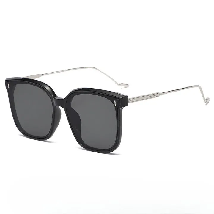 Sleek Retro Sunglasses