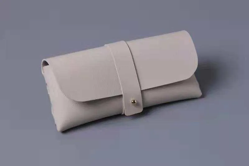 SOFT, SLIM LUXURY EYEWEAR CASE.  IDEAL FOR MEN OR WOMEN
