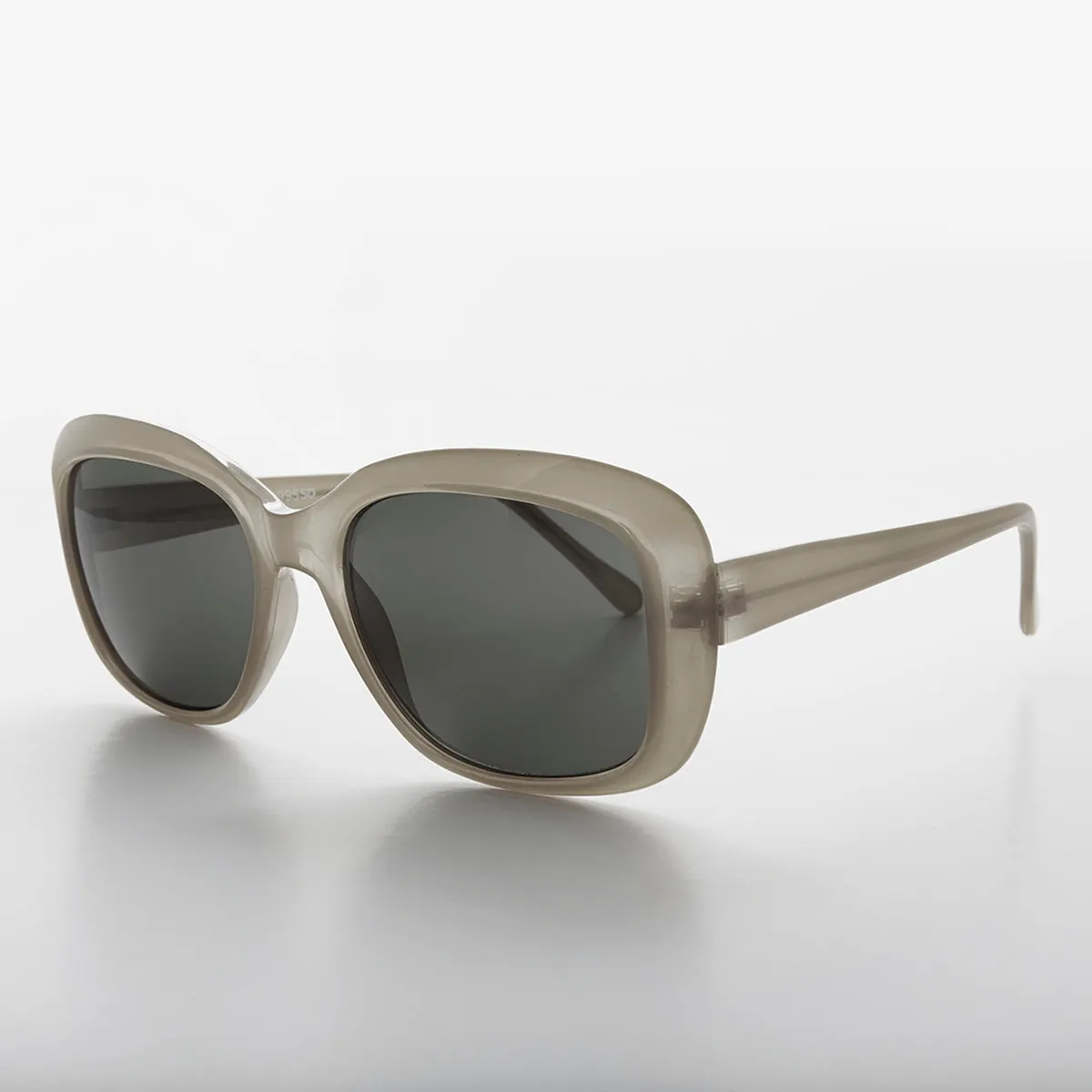 Square Retro Vintage Women's Sunglass - Gwen