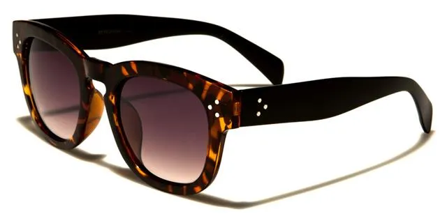 Unisex Designer Black Classic Sunglasses with Key hole Nose