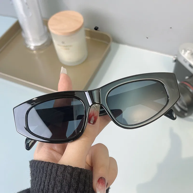 Wholesale Small Frame UV Protection PC Sunglasses